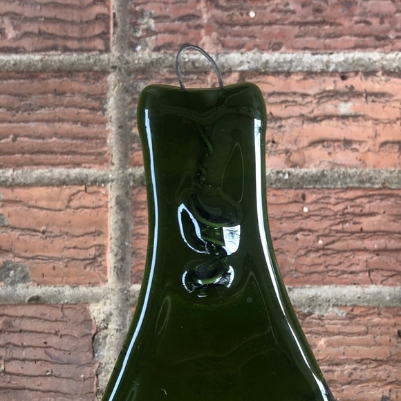 Melted Recycled Green Glass Wine Bottle Cheese Tray, Tomato Spreader & Napkins - Picture 3 of 4